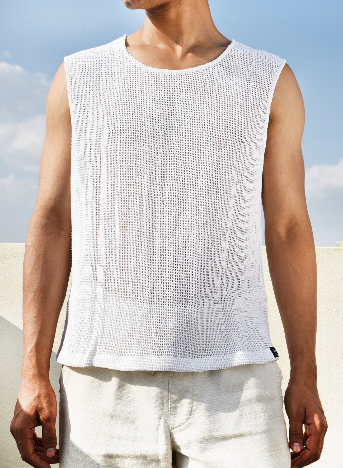 WHITE MESH SUN MUSCLE TEE